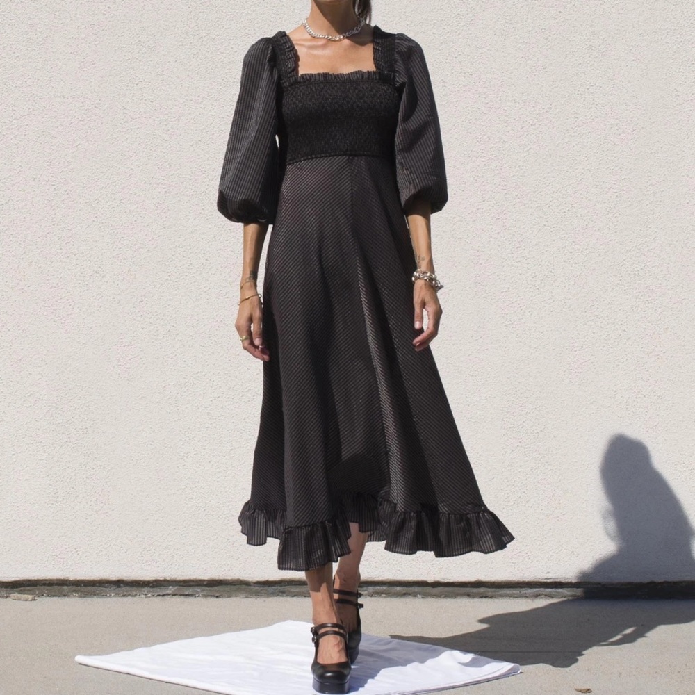 GANNI Seersucker puff-sleeve midi dress. Black metallic. Size 6